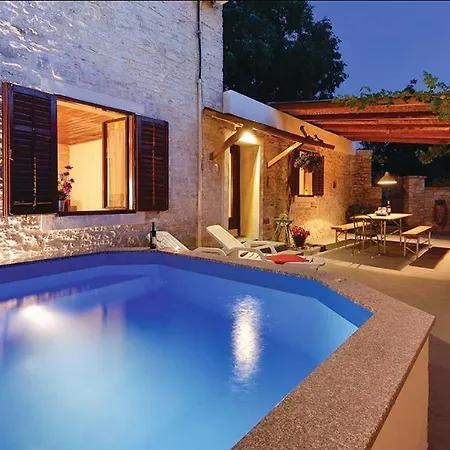 شقة Haus Weisse Feder, Beheizter Pool, Wifi