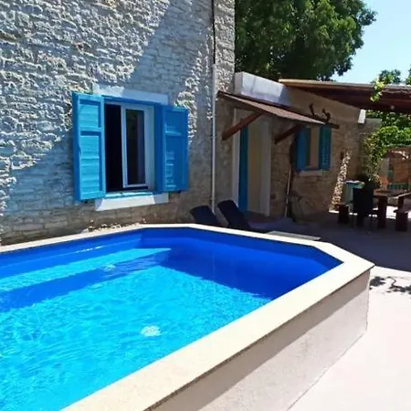 Haus Weisse Feder, Beheizter Pool, Wifi